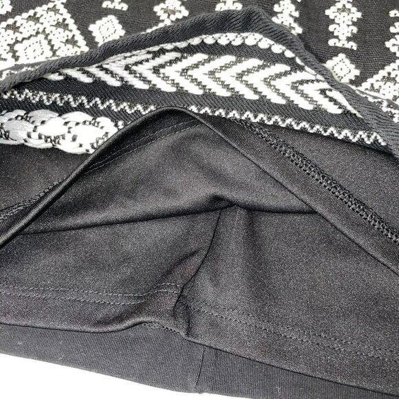 H&M Black & White Metallic Embroidered Aztec Geometric Mini Skirt - Size XS - Picture 4 of 9